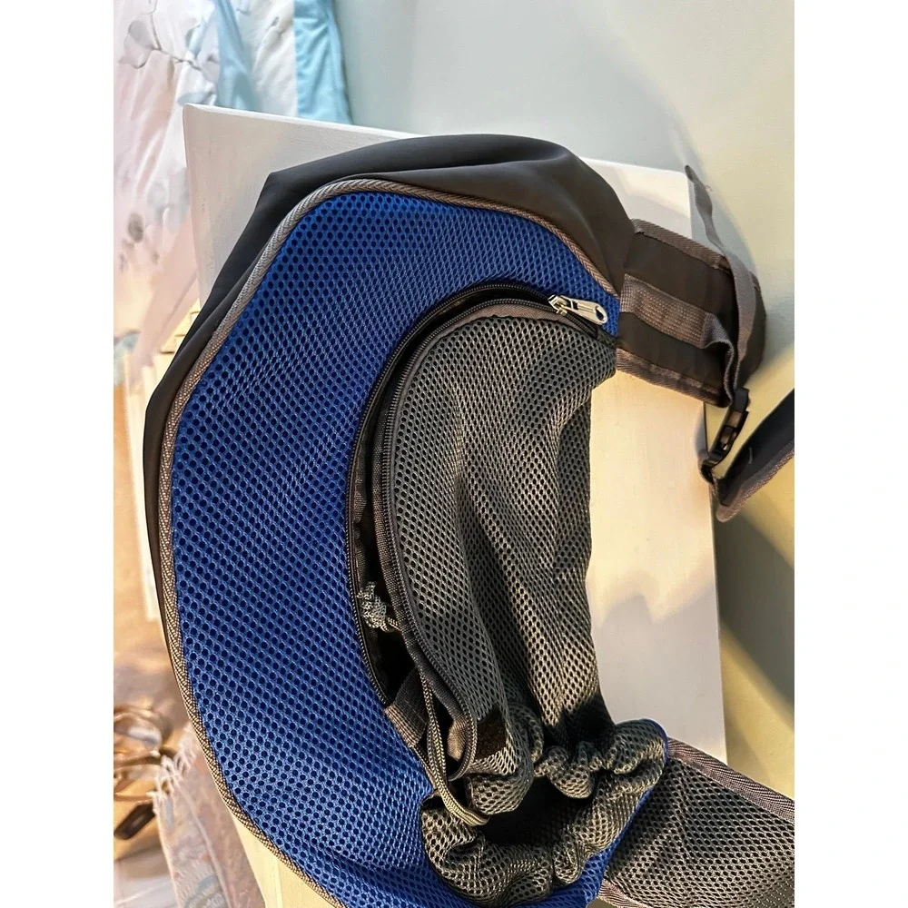 Pet shoulder carrier Like new small dog/cat